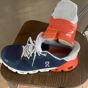 On Cloud mens Cloudflyer size 10 great condition and comfy